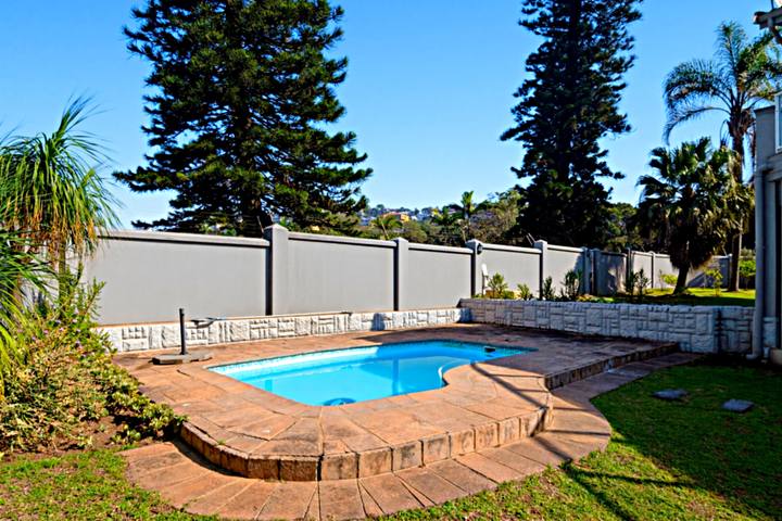 Comp Beach Road 55 Swimming pool